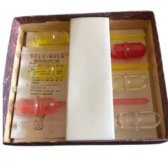 Foto de um(a) Antigo E Raro Conjunto De Gelo Bola Em Vidro, da categoria de Outros colecionáveis. Contem 6 unidades na caixa original. Todos em perfeito estado. Vendido no marketplace Trésors.