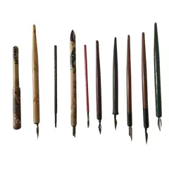 Foto de um(a) Coleção 10 Canetas De Pena Antigas (Dip Pens) Vintage Caligrafia, da categoria de Outros colecionáveis. Conjunto exclusivo composto por 10 canetas de mergulho antigas (canetas de pena / dip pens), ideal para colecionadores,... Vendido no marketplace Trésors.