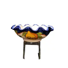 Foto de um(a) Bowl em Cerâmica Italiana, Década de 1980, da categoria de Tigelas decorativas. Pequeno bowl em cerâmica italiana policromada e com estampa de limão siciliano e borda azul cobalto. Cidade de positano,... Vendido no marketplace Trésors.