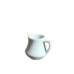 Foto de um(a) Cremeirinha Porcelana Branca, Década de 2000, da categoria de Cremeiras. Cremeira em porcelana branca lisa, década de 2000 marca: porcelain china, procedência chinesa A: 6,5cm L alça até o bico:... Vendido no marketplace Trésors.