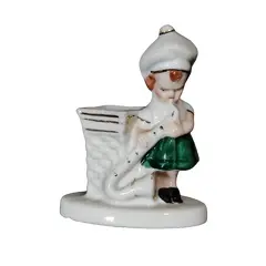 Foto de um(a) Paliteiro Porcelana Brasileira, Década de 1940, da categoria de Paliteiros. Paliteiro em porcelana policromada com filete em ouro, década de 1940 fabricante csa pedreira - são paulo, brasil A: 8 cm L:... Vendido no marketplace Trésors.