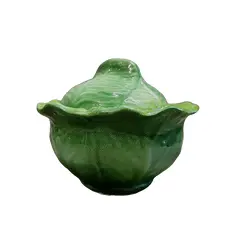 Foto de um(a) Pequena Sopeira Repolho em Cerâmica, sem Marca do Fabricante, Década de 2000, da categoria de Terrinas de sopa. Pequena sopeira repolho em cerâmica na cor verde e sem marca do fabricante, década de 2000 A: 9,5 cm / com tampa:... Vendido no marketplace Trésors.
