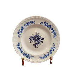 Foto de um(a) Prato em Cerâmica Porto Ferreira, Década de 1970, da categoria de Pratos Decorativos. Prato para pão em cerâmica porto ferreira, década de 1970: com estampa motivo floral azul cobalto, borda em relevo, ideal... Vendido no marketplace Trésors.