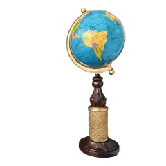 Foto de um(a) Globo Terrestre Dourado, da categoria de Globos. Globo terrestre com base em imbuia torneada e entalhada, tendo como foco central uma vela de filtro d'água em dourado. Mais... Vendido no marketplace Trésors.