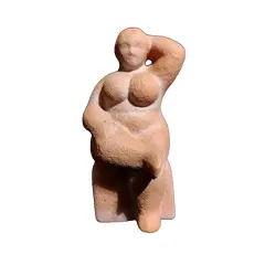 Foto de um(a) Escultura Terracota, da categoria de Escultura. Escultura feminina em terracota cor natural. Autor: marcelus ribas A: 12 cm L: 7 cm P: 8 cm Peso: 430 g. Vendido no marketplace Trésors.