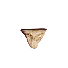 Foto de um(a) Peanha em Cerâmica, Década de 1970, da categoria de Suportes decorativos. Peanha em cerâmica com folhas de acanto na base e na parte superior pintura marrom, década de 1970. A: 13 cm L: 17 cm P: 8... Vendido no marketplace Trésors.