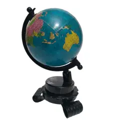 Foto de um(a) Globo Terrestre Ágata, da categoria de Globos. Globo terrestre com base em ágata e ferro. A: 18 cm D: 10 cm peso 308g. Vendido no marketplace Trésors.