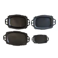 Foto de um(a) Combo com 04 Bandejas, da categoria de Bandejas. Combo com 4 bandejas pequenas, em ferro com pintura eletrostática na cor preta, todas com borda em relevo. Medidas 1: L 28... Vendido no marketplace Trésors.