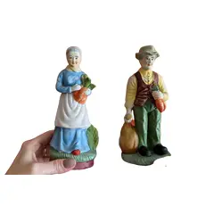 Foto de um(a) Biscuit Italiano Santini 90'S, da categoria de Modelos e estatuetas. Casal de camponeses em biscuit policromado italiano marca: santini, made in italy Medem: A 18,5cm / L 7cm / P 6 cm... Vendido no marketplace Trésors.