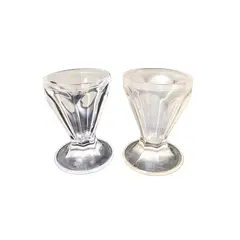 Foto de um(a) Taças de Sundae em Vidrão, Década de 1960, da categoria de Taças. Duas taças de sundae em vidrão, década de 1960. A: 11,5 cm / Diâmetro: 8 cm Capacidade 125 ml Peso: 309 g. Vendido no marketplace Trésors.