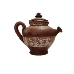 Foto de um(a) Bule ou Jarro em Terracota Pintado a Mão, Ano 2000, da categoria de Jarros. Bule/jarro em terracota pintado a mão com inspiração em achados arqueológicos do sec. ii, dc. Peça única autor: marcelus... Vendido no marketplace Trésors.