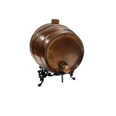 Foto de um(a) Barril de Cobre Oxidado, Década de 1940, da categoria de Outros utensílios de bar. Barril de cobre oxidado, com suporte em latão ebanizado, década de 1940. Torneira é decorativa, mas não impedindo o uso.... Vendido no marketplace Trésors.