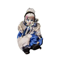 Foto de um(a) Pierrot em Porcelana, Década de 1970, da categoria de Bonecos de arte. Pierrot com cabeça e membros em porcelana, rosto pintado e roupa em cetim azul e branco, colarinho em tule com rendas e... Vendido no marketplace Trésors.