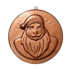 Foto de um(a) Placa de Ferro Papai Noel, Década de 1970, da categoria de Placas. Fundo de forma papai noel em ferro relevo, acabamento em pátina cobre azinhavada e envelhecida com suporte para pendurar,... Vendido no marketplace Trésors.