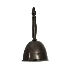 Foto de um(a) Sino em Estanho, Década de 1960, da categoria de Outros objetos decorativos. Sino de mesa em estanho com haste e badalo também em estanho, década de 1960. Sem marca do fabricante. A: 13 cm Diâmetro:... Vendido no marketplace Trésors.