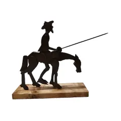 Foto de um(a) Escultura Dom Quixote em Madeira, Peça Única, Década de 2000, da categoria de Escultura. Escultura dom quixote. Peça de coleção, década de 2000 em compensado de madeira sobrepostos tipo sombra. Pintura em sombra... Vendido no marketplace Trésors.