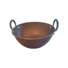Foto de um(a) Tacho em cobre, da categoria de Travessas e tigelas. Antigo e autêntico tacho com alças, típico de uso em cozinhas de fazendas e pequenas propriedades rurais. Capacidade: 7L... Vendido no marketplace Trésors.