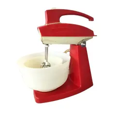 Foto de um(a) Batedeira Arno 60'S, da categoria de Eletrodomésticos. Batedeira arno, década de 1960, na cor vermelha com duas pás metálicas, dois bolws em plástico com 16 cm e 22 cm de diâmetro... Vendido no marketplace Trésors.