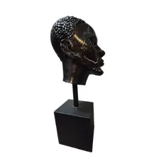 Foto de um(a) Busto Masculino 00'S, da categoria de Escultura. Busto masculino em técnica mista com pátina preta craquelada e base em madeira ebanizada, década de 2000 peça única pelo... Vendido no marketplace Trésors.