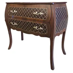 Foto de um(a) Comoda Bombê Xadrez Marchetaria e Bronze, da categoria de Cômodas e Sapateira. Esta magnífica cômoda estilo Bombê destaca-se pelo seu design curvilíneo imponente e pela riqueza de seus detalhes. O grande... Vendido no marketplace Trésors.