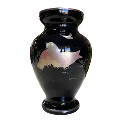 Foto de um(a) Antigo Raro Vaso Art Deco Opalina Negra E Prata De Lei, da categoria de Vasos. Antigo e raro vaso artístico em opalina negra com prata de lei. Linda decoração com aves, feita à mão. Período Art Deco.... Vendido no marketplace Trésors.