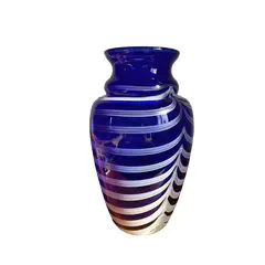 Foto de um(a) Antigo Vaso Jarro Murano Italiano Leitoso E Opalina Art Deco, da categoria de Vasos. ~ Cobalt blue Glass ~ Antigo e exuberante vaso artístico em Murano Italiano, cor azul cobalto com um trabalho leitoso em... Vendido no marketplace Trésors.