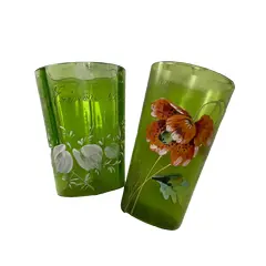 Foto de um(a) Antigo Par De Raros Copos Art Nouveau Cristal Veneziano, da categoria de Copos. Antigos copos de coleção em cristal veneziano soufflé gomado, com rica decoração floral pintada à mão com ouro. Período Art... Vendido no marketplace Trésors.