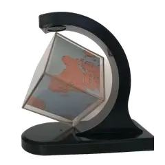 Foto de um(a) Cubo Terrestre, da categoria de Globos. Cubo terrestre com imã. Cubo: 6 x 6cmA: 14 cm / L: 15 cm / P: 7cm Peso: 305g. Vendido no marketplace Trésors.
