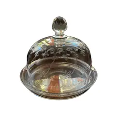 Foto de um(a) Antiga Rara Boleira Queijeira Cristal Francês Saint Louis, da categoria de Garrafas, potes e jarros. Boleira ou queijeira? Tanto faz! Para servir ou decorar, são peças úteis, versáteis e muito elegantes. Cristal francês da... Vendido no marketplace Trésors.