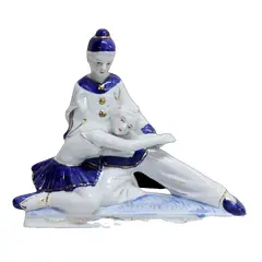 Foto de um(a) Escultura de casal bailarinos, da categoria de Escultura. Escultura de casal representando bailarinos em pose de dança com pintura manual na tonalidade azul cobalto e dourado. Peça... Vendido no marketplace Trésors.