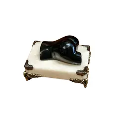 Foto de um(a) Escultura Torso Feminino Resina e Mármore, da categoria de Escultura. Escultura torso feminino: peça em resina ebanisada, base em mármore branco com elementos em metal dourado oxidado. A: 6 cm /... Vendido no marketplace Trésors.