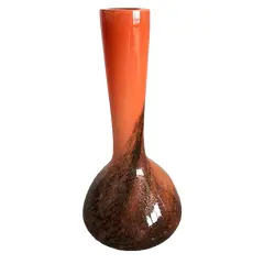 Foto de um(a) Antigo Jarro Vaso Alto Solitário Em Murano Italiano Laranja, da categoria de Vasos. Lindo vaso em Murano italiano feito à mão. Peça imponente. Período Art Deco. Cores vivas e brilhantes, muito decorativo. ... Vendido no marketplace Trésors.