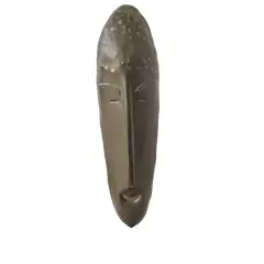 Foto de um(a) Escultura Africana Anos 90, da categoria de Escultura. Escultura em terracota em pátina bronze oxidada, base ebanizada e haste de metal, década de 1990 peça única pelo designer... Vendido no marketplace Trésors.