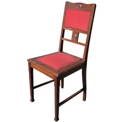 Foto de um(a) Cadeira Centenária, da categoria de Outras cadeiras. Adicione personalidade e história ao seu ambiente com esta belíssima cadeira centenária, uma das madeiras mais nobres e... Vendido no marketplace Trésors.
