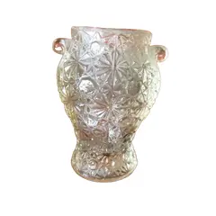 Foto de um(a) Antigo E Pequeno Vaso De Coleção Vidro Francês Art Deco, da categoria de Vasos. Antigo e pequenino vasinho de coleção em vidro Francês Art Deco. Década de 1950. Altura 6cm. Vendido no marketplace Trésors.