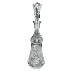 Foto de um(a) Antiga Grande Garrafa Licoreira Em Cristal Tcheco Lapidado, da categoria de Garrafas. Antiga e grande garrafa licoreira decorativa em cristal Tcheco, lapidação estrelada e ponta de diamante, feita à mão.... Vendido no marketplace Trésors.