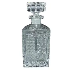 Foto de um(a) Antiga Garrafa Para Bebidas Whisky Cristal Tcheco Art Deco, da categoria de Garrafas. Antiga e majestosa garrafa em cristal Tcheco de excelente qualidade, lindo brilho natural, toda lapidada à mão. Meados do... Vendido no marketplace Trésors.