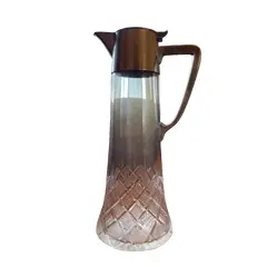 Foto de um(a) Antiga Claret Jug Jarra Art Deco Cristal Alemão E Prata Wmf, da categoria de Garrafas, potes e jarros. WMF. Antiga e linda jarra claret jug em cristal translúcido de excelente qualidade, com intenso brilho natural, e lapidação... Vendido no marketplace Trésors.