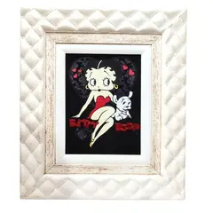 Foto de um(a) Quadro Gravura Betty Boop, Anos 2000, da categoria de Gravuras. Quadro com gravura da Betty Boop, moldura em madeira com entalhes tipo capitonê. Anos 2000, peça única pelo designer... Vendido no marketplace Trésors.