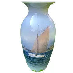 Foto de um(a) Antigo Grande Jarro Vaso Art Deco Porcelana Royal Copenhagen, da categoria de Vasos. Royal Copenhagen. Antigo e grande vaso em porcelana artística Dinamarquesa, da famosa manufatura Royal Copenhagen.... Vendido no marketplace Trésors.