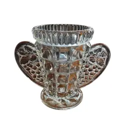 Foto de um(a) Antigo Raro Vaso Art Deco Em Vidro Tcheco Libochovice Glass, da categoria de Vasos. Libochovice Glass - Tchecoslováquia. Antigo e raro vaso em vidro artístico com incrível lapidação diamante e alças com... Vendido no marketplace Trésors.