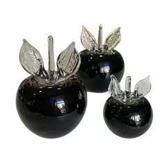 Foto de um(a) Antigo Trio Esculturas De Maçã Peso De Papel Murano Italiano, da categoria de Pesos de papel. Antigo trio de esculturas de maçã, pesos de papel em murano Italiano, muito decorativas e feitas à mão. Medidas aproximadas... Vendido no marketplace Trésors.