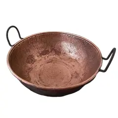 Foto de um(a) Tacho Cobre Maciço anos 60, da categoria de Panelas. Tacho antigo em cobre maciço, década de 1960. Diâmetro: 43 cm A: 15 cm Peso: 2,800 kg. Vendido no marketplace Trésors.