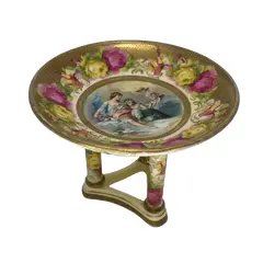 Foto de um(a) Antigo Raro Porta Cartões Porcelana Alemã Art Nouveau, da categoria de Outros objetos decorativos. Antiga fruteira, centro de mesa, porta cartões, peça super versátil, em porcelana artista alemã. Belíssima e rica decoração... Vendido no marketplace Trésors.