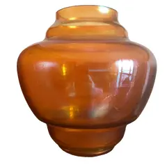 Foto de um(a) Antigo Grande Vaso Art Deco Vidro Americano Carnival Glass, da categoria de Vasos. Antigo vaso em vidro americano, carnival glass. Meados de 1960/70 Impecável.Altura 20cm Circunferência 60cm. Vendido no marketplace Trésors.