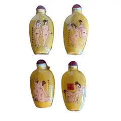 Foto de um(a) Antiga Coleção Perfumeiros Snuff Bottle Eróticos Orientais, da categoria de Perfumeiros. Snuff Bottle, antigos frascos/perfumeiros orientais delicadamente pintados à mão, cada lado da peça tem uma decoração... Vendido no marketplace Trésors.