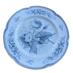 Foto de um(a) Antigo Raro Prato Decorativo Azul E Branco Porcelana Itália, da categoria de Pratos Decorativos. Imperial Stone - Verona. Antigo e raro prato Vitoriano em porcelana artística italiana azul e branco. Linda decoração... Vendido no marketplace Trésors.