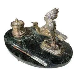 Foto de um(a) Antigo Raro Tinteiro Mármore E Escultura Ave Pétit L Carvin, da categoria de Itens de Escritório. Louis Albert Carvin. Para quem gosta de peças únicas. Uma ótima opção de presente e muito decorativo para um escritório.... Vendido no marketplace Trésors.