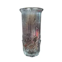Foto de um(a) Antigo Lindo Vaso Jarro Art Deco Em Cristal Italiano Satiné, da categoria de Vasos. ~ Italy Glass ~Antigo e chiquíssimo vaso artístico em grosso cristal italiano satiné. Decoração com folhas e linhas, traços... Vendido no marketplace Trésors.