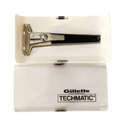 Foto de um(a) Gillette Techmatic, Década de 1970, da categoria de Outros colecionáveis. Barbeador gillette techmatic em sua embalagem original, tecnologia de barbear do início dos anos 1970. Indústria brasileira... Vendido no marketplace Trésors.